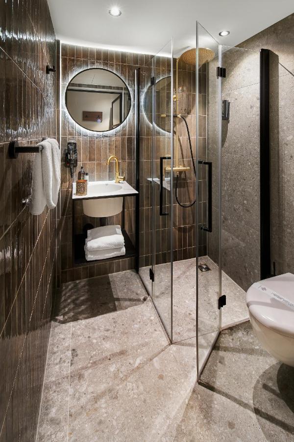 Boutique Hotel First City กรุงเฮก ภายนอก รูปภาพ